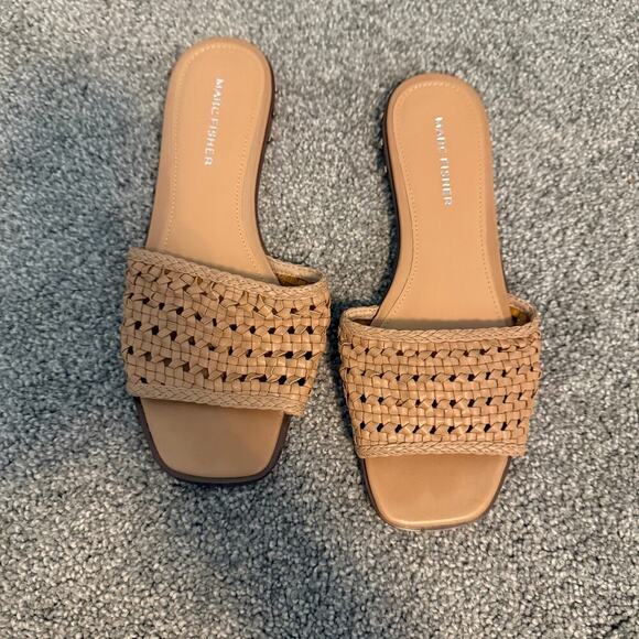 MARC FISHER Slides, Size 6.5, Woven, Spike Details - Picture 1 of 6